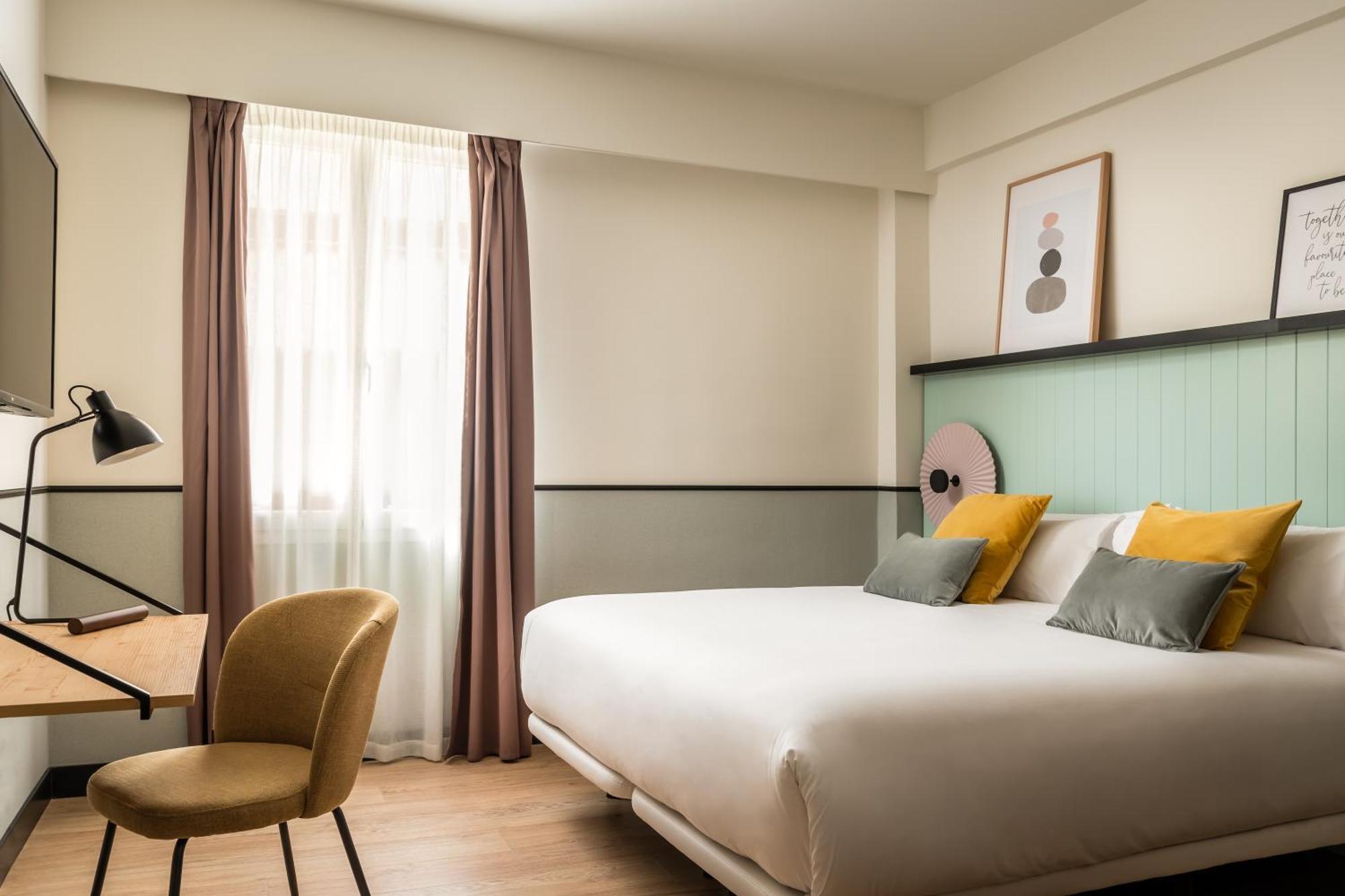 Double Room,1436308765:JPEG